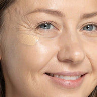 Uoga Uoga Invisible Hero concealer swatch in shade 673 under eye