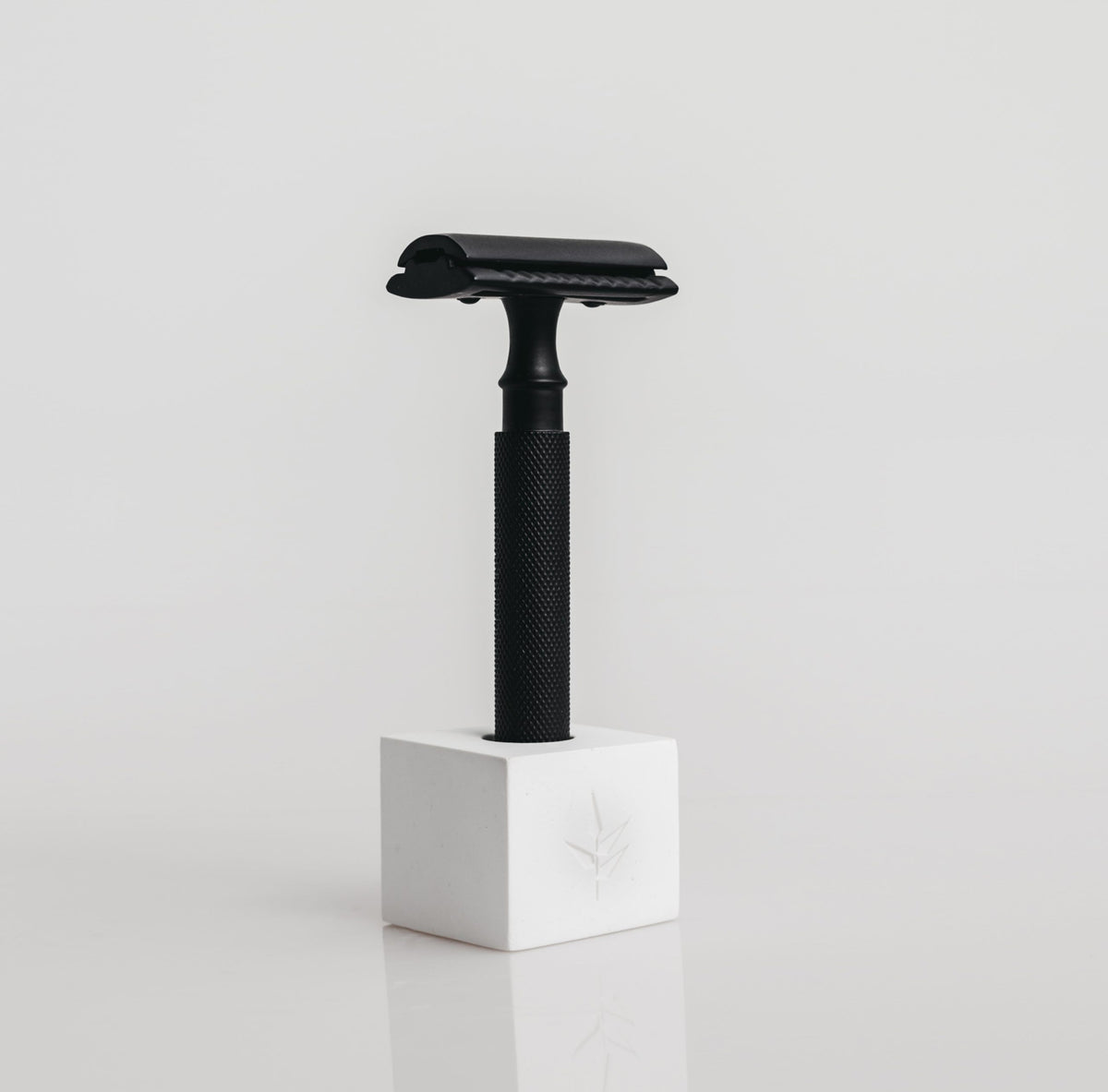 Super Absorbent Mineral Stone Razor Stand by Banbu | Nuvola Eco ...